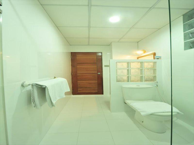 Lullaby Inn Silom Bangkok Exterior photo