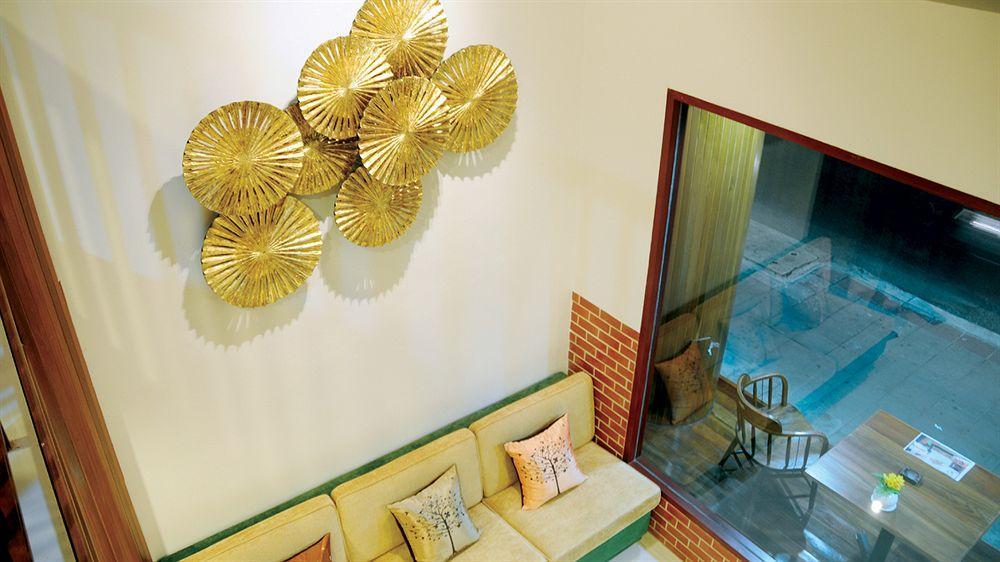 Lullaby Inn Silom Bangkok Exterior photo
