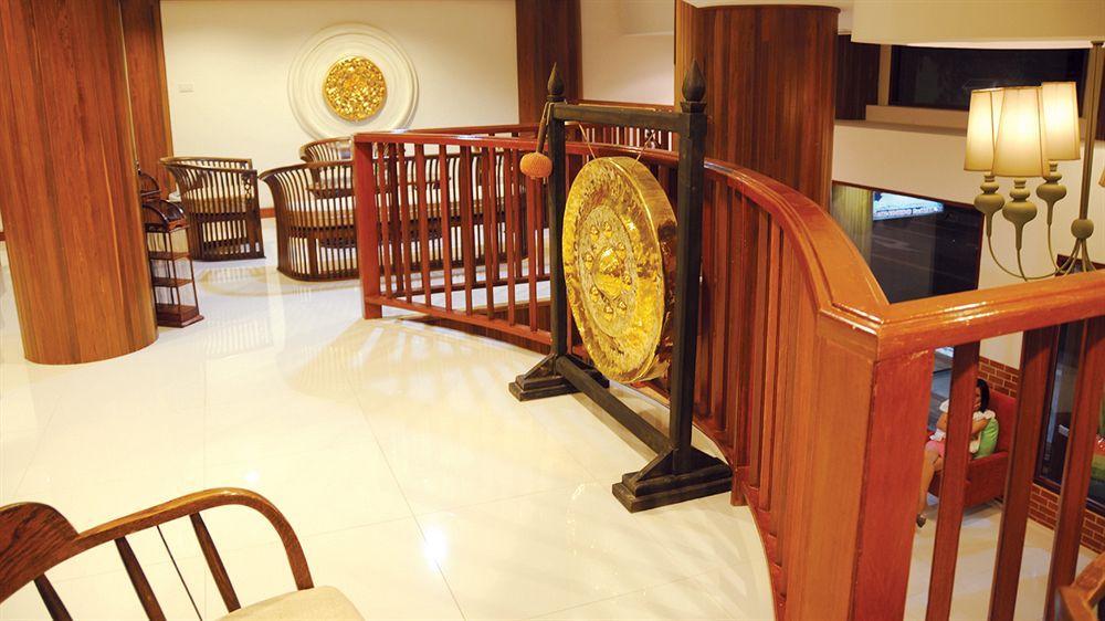 Lullaby Inn Silom Bangkok Exterior photo