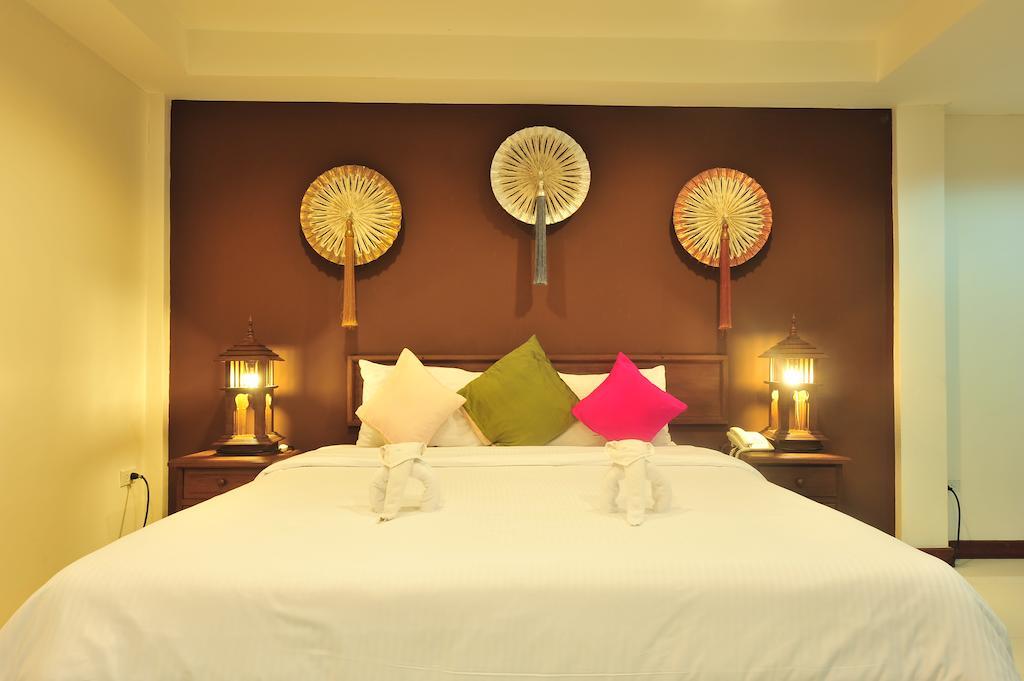 Lullaby Inn Silom Bangkok Exterior photo
