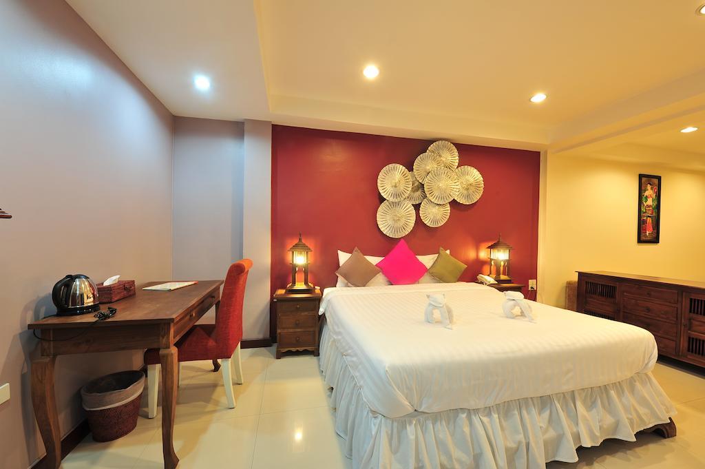 Lullaby Inn Silom Bangkok Exterior photo
